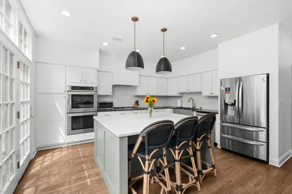2650 N Southport AVE #F, Chicago, IL 60614