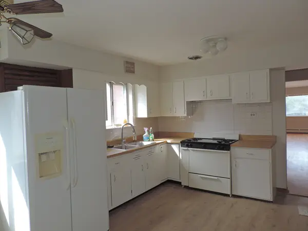 6329 W Touhy AVE W, Chicago, IL 60646