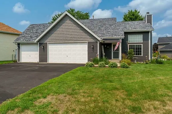 4996 Zenith Pkwy, Machesney Park, IL 61115