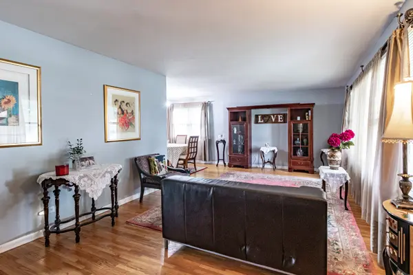 740 Bryn Mawr AVE, Bartlett, IL 60103
