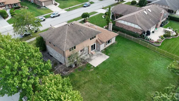 8216 Eynsford DR, Orland Park, IL 60462