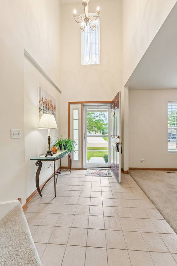 354 Settler RD, Dekalb, IL 60115