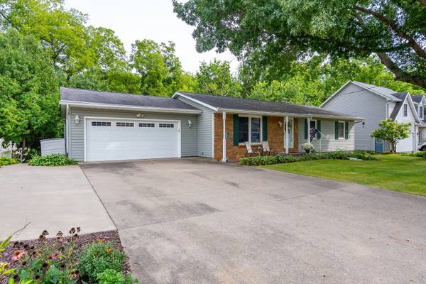 705 E 5th ST, Coal Valley, IL 61240