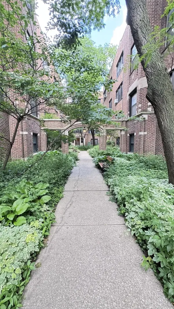 5455 S Ingleside AVE #1E, Chicago, IL 60615