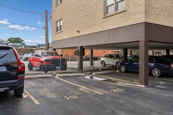 8245 W BELMONT #4C, River Grove, IL 60171