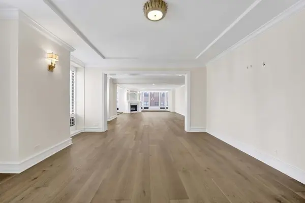 40 E Delaware PL #1701, Chicago, IL 60611