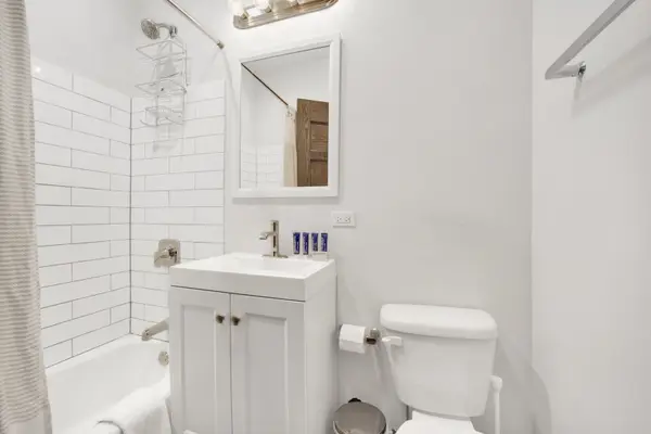 1006 W Dakin ST #3, Chicago, IL 60613