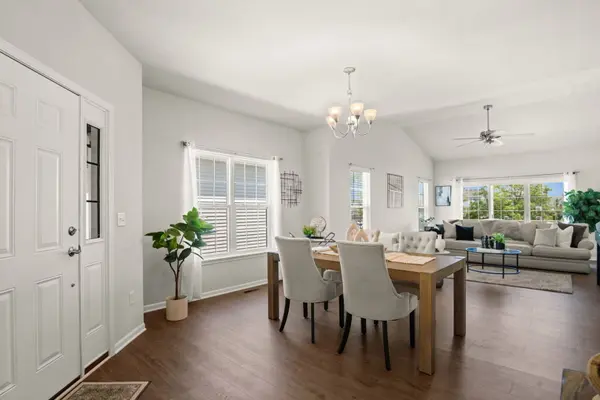 649 Elizabeth ST, Elburn, IL 60119