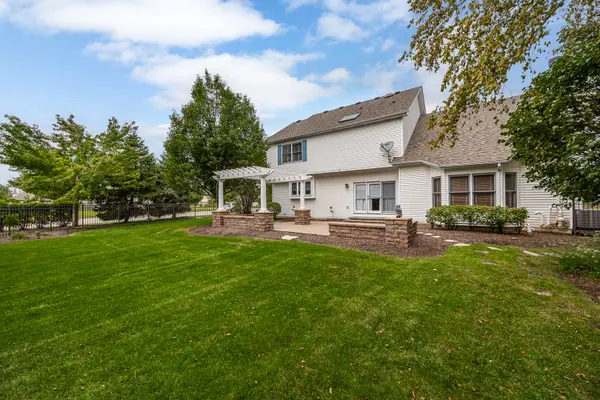25105 W Round Barn RD, Plainfield, IL 60585
