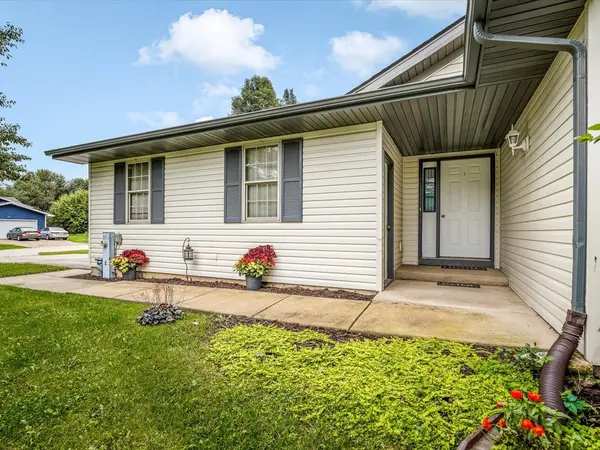 101 Gables DR SW, Poplar Grove, IL 61065