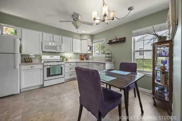 323 Capitol DR #A, Sugar Grove, IL 60554