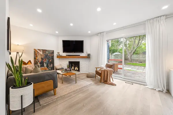 213 Simonston BLVD, Markham, ON L3T 4M3
