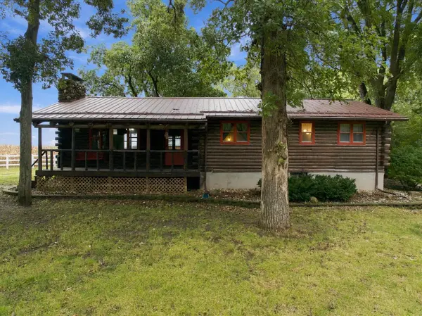 5436 N Nesbit RD, Dunkerton, IA 50626