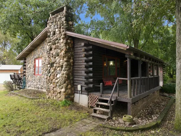 5436 N Nesbit RD, Dunkerton, IA 50626