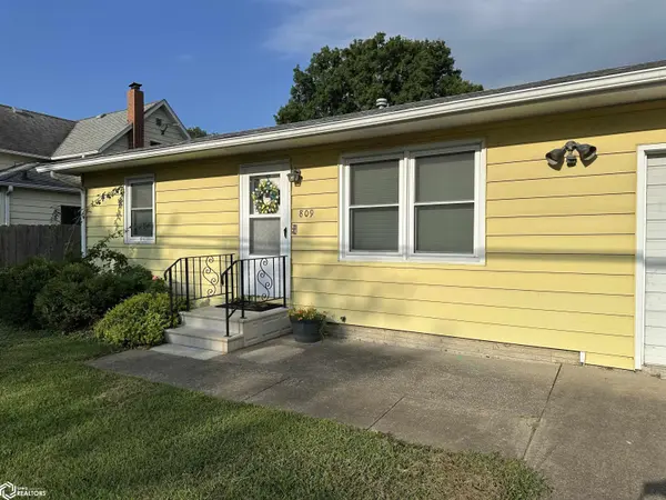 811 N 7Th ST, Chariton, IA 50049