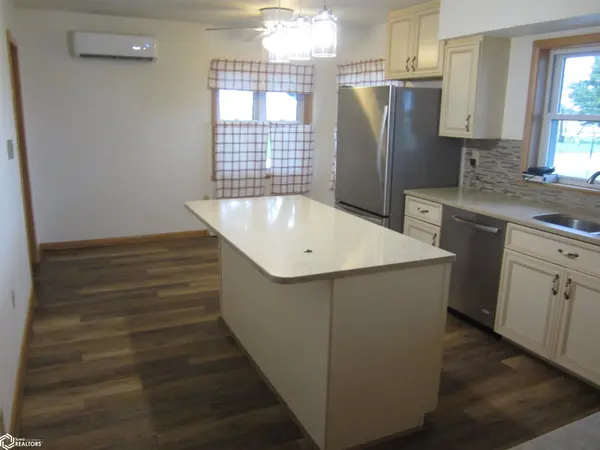 24913 MORNING SUN RD, Morning Sun, IA 52640