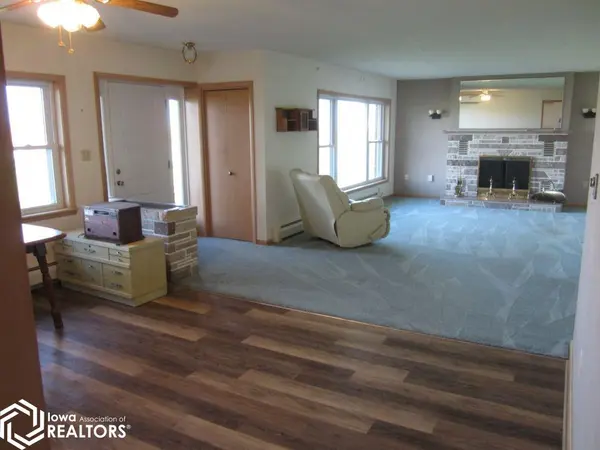24913 MORNING SUN RD, Morning Sun, IA 52640