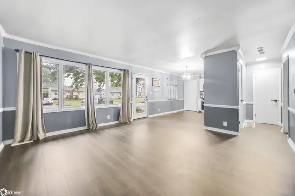 202 Sharon AVE, Marshalltown, IA 50158