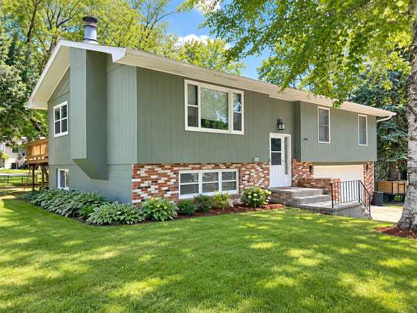 1301 9th ST SE, Willmar, MN 56201