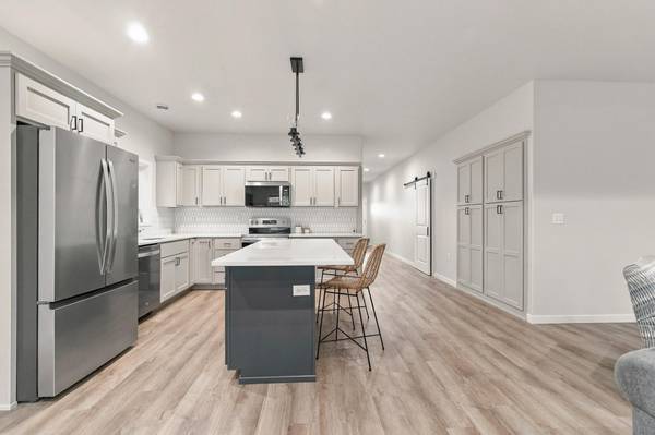 7030 65 ST S, Horace, ND 58047