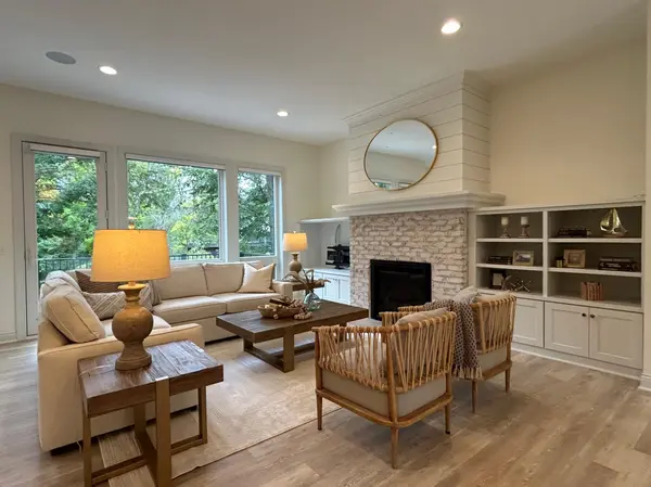 3419 Groveland LN, Minnetonka, MN 55345