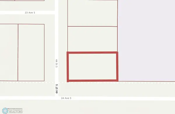 2310 44th ST S, Moorhead, MN 56560