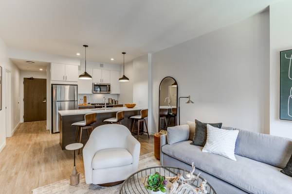 270 Hennepin AVE #801, Minneapolis, MN 55401