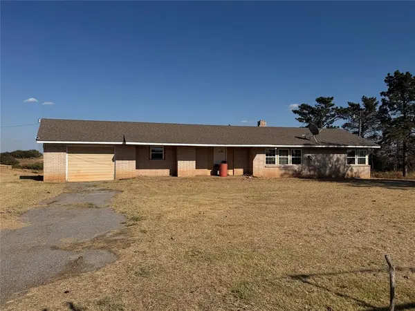 12304 W Highway 54 HWY, Cordell, OK 73632