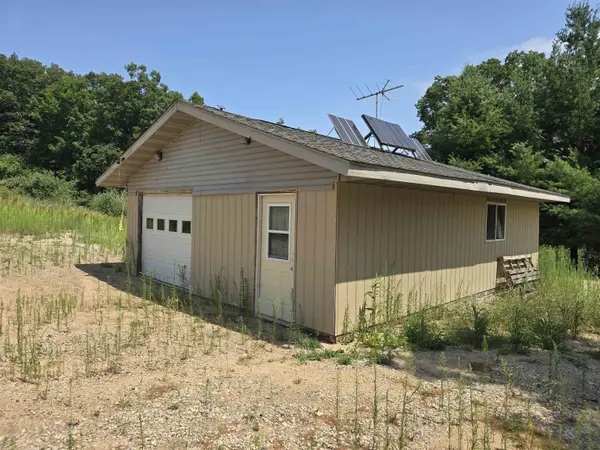 N3558 OAK DR, Wautoma, WI 54982
