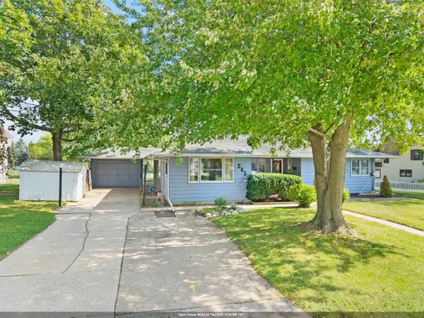 245 DARBOY RD, Combined Locks, WI 54113