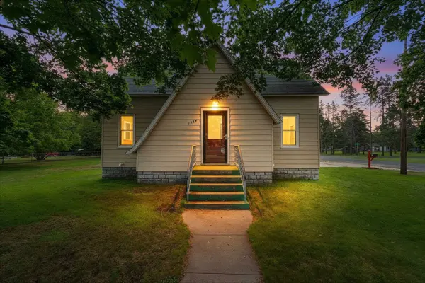 1524 6TH ST, Marinette, WI 54143