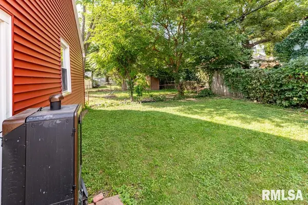 809 W STERLING AVE, West Peoria, IL 61604