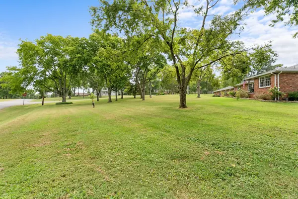 615 W Meade Dr, Nashville, TN 37205