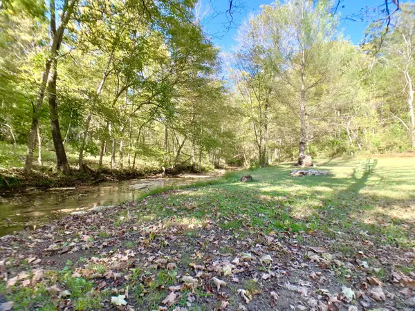 3979 Lem Davis Rd, Cunningham, TN 37052