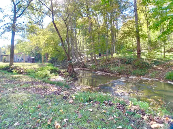 3979 Lem Davis Rd, Cunningham, TN 37052