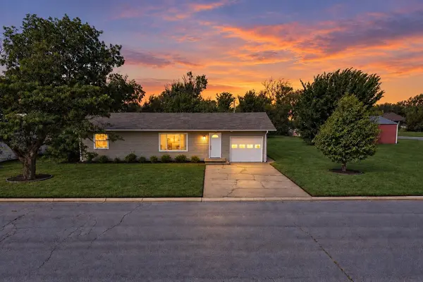 109 N Pine St, Argonia, KS 67004