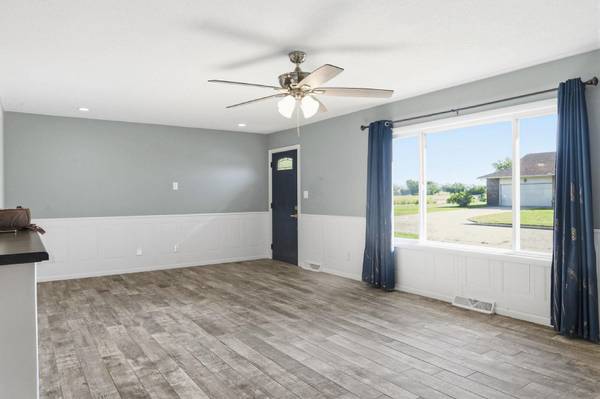 109 N Pine St, Argonia, KS 67004