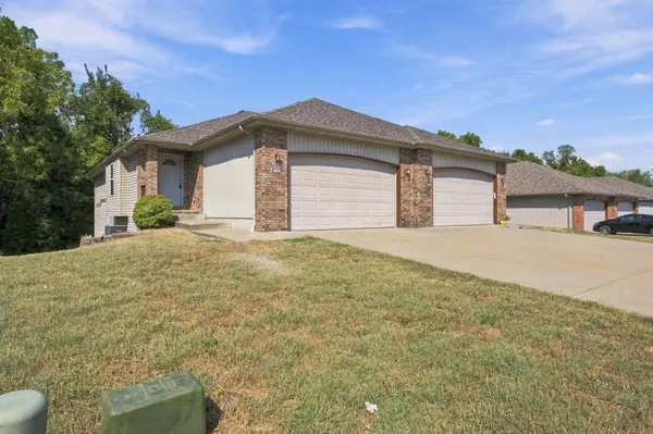 1981 S Farm Road 123, Springfield, MO 65807