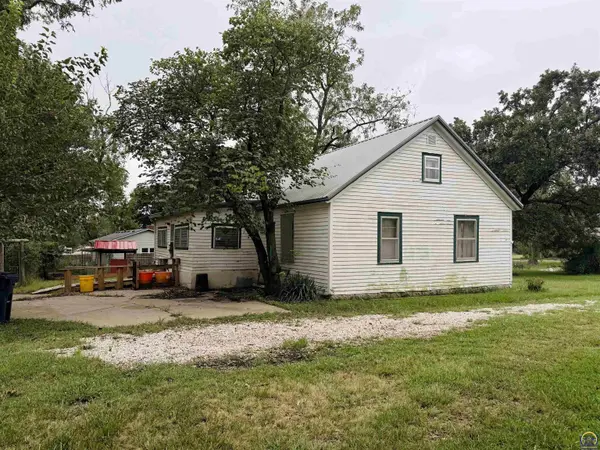 23238 N 4th St, Osage City, KS 66523
