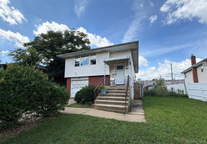 1008 Ditmas AVE, Uniondale, NY 11553