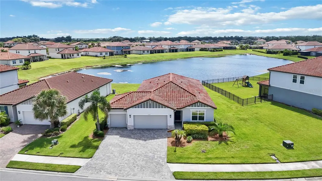 13723 GREEN HAMMOCK PL, Lakewood Ranch, FL 34211