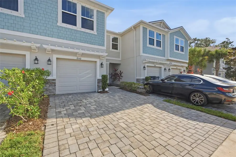 8342 WILDFLOWER GLEN AVE, Odessa, FL 33556