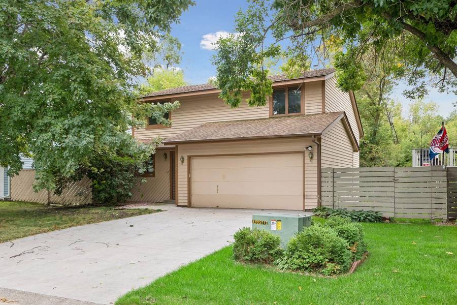 1432 Willow Creek LN, Shoreview, MN 55126