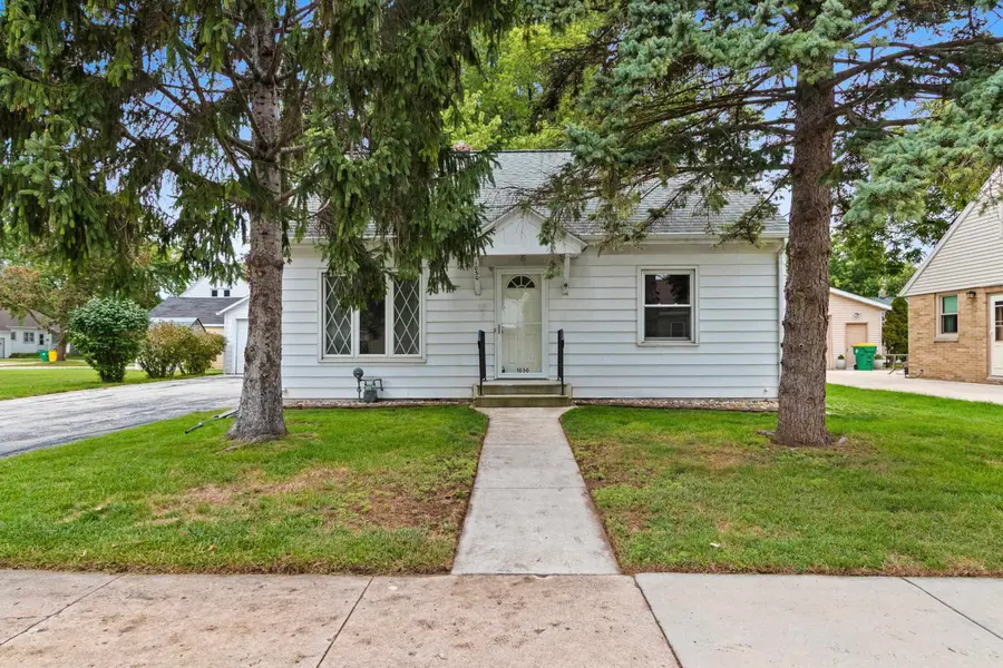 1030 HICKORY HILL DR, Green Bay, WI 54304