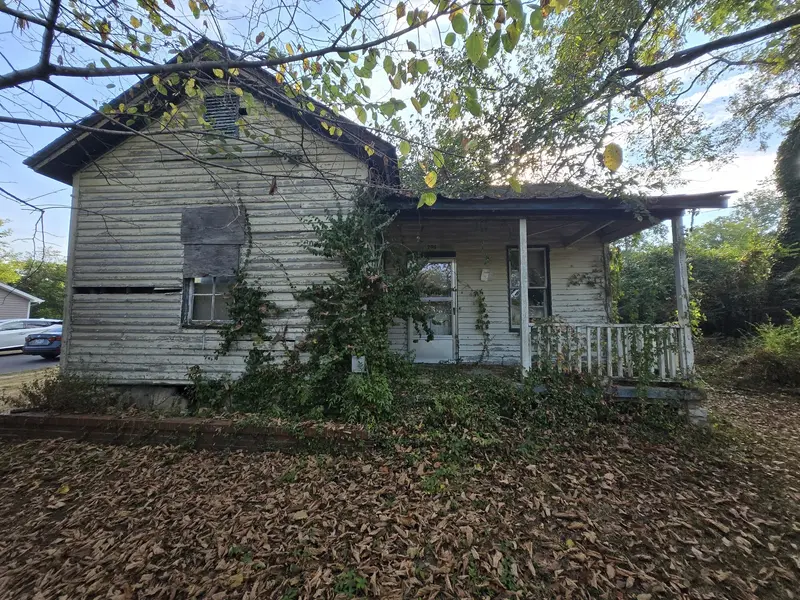 704 N Water St, Columbia, TN 38401