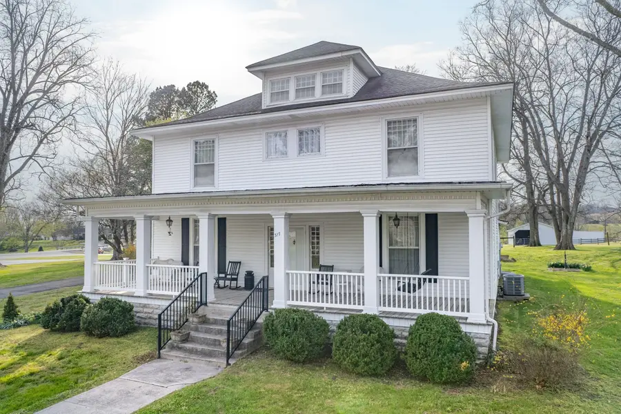 317 N Main St, Cornersville, TN 37047