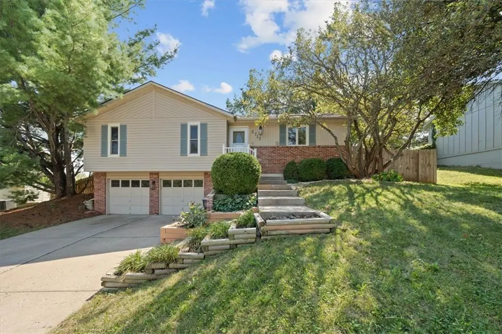 3713 E 114th TER, Kansas City, MO 64137