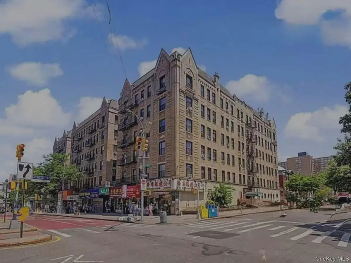 136-05 Sanford AVE #4O, Flushing, NY 11355