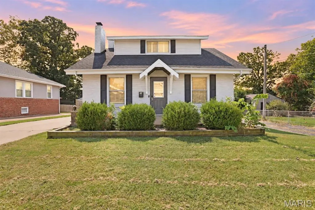 8830 Powell AVE, St Louis, MO 63144