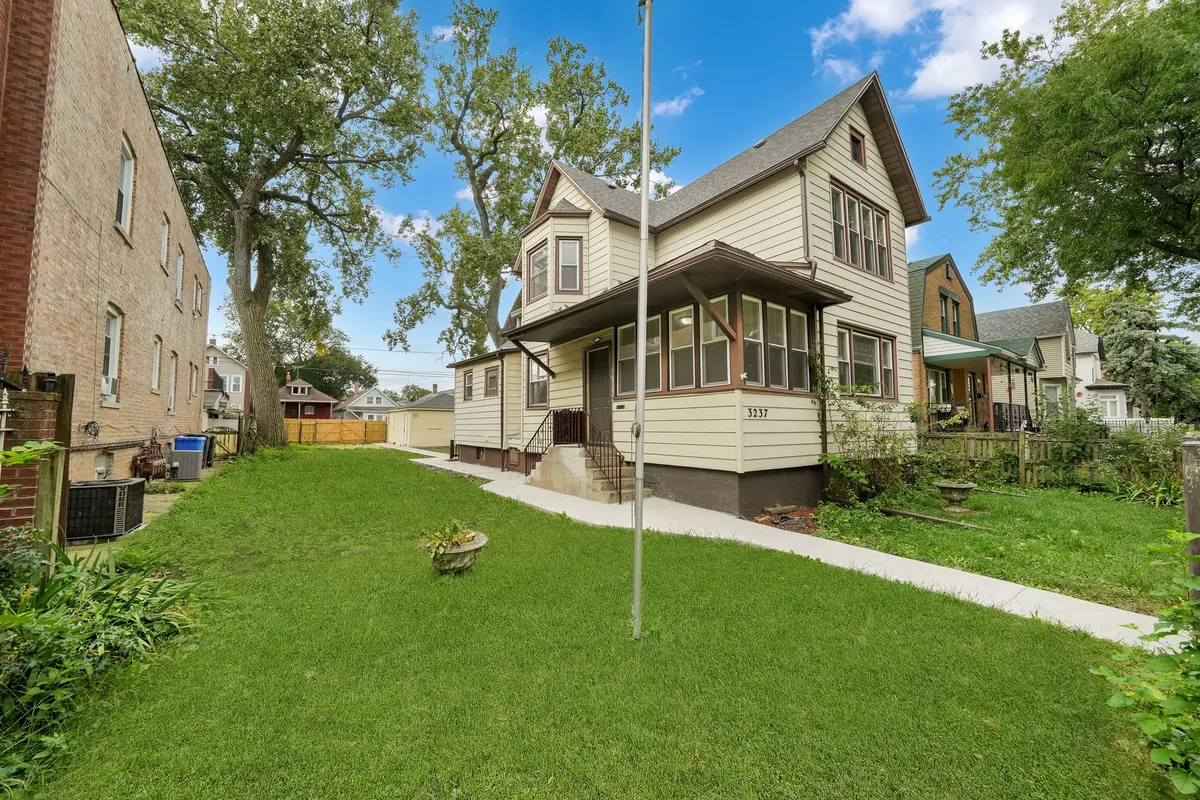 3237 W 64th PL, Chicago, IL 60629